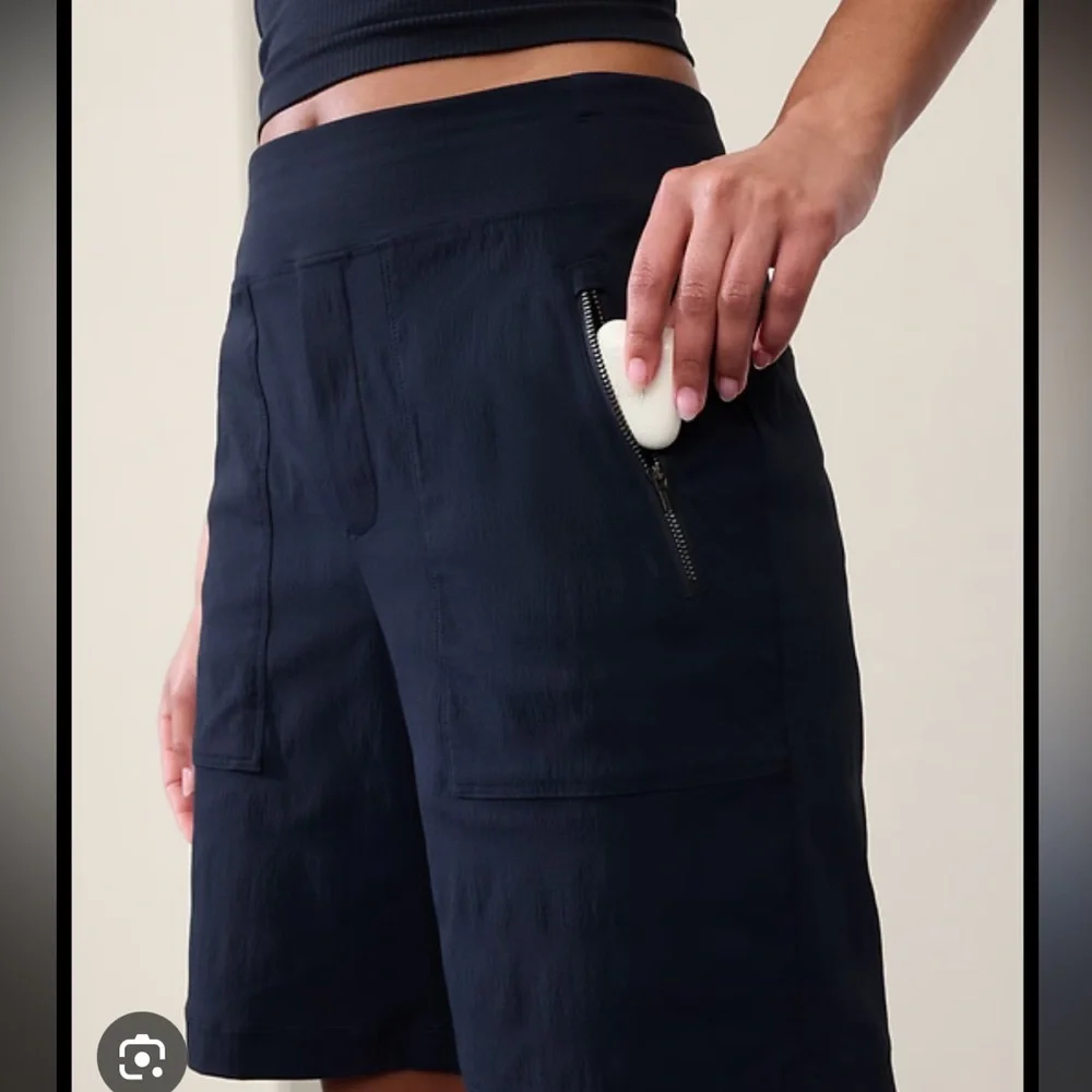 Athleta Trekkie Shorts - Picture 1 of 4